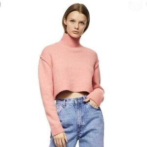 ZARA Pink Cropped Turtleneck Sweater Size Medium Super Soft and Pretty